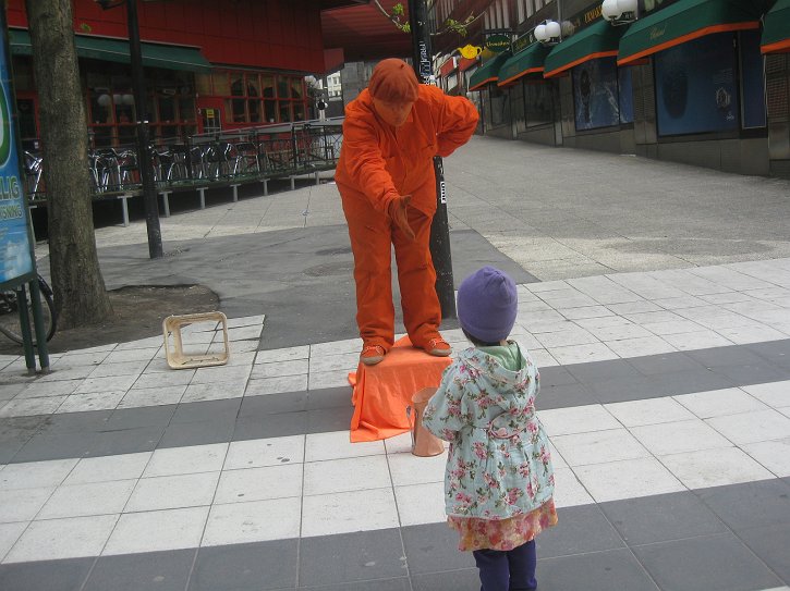 93213753_40029921_middle